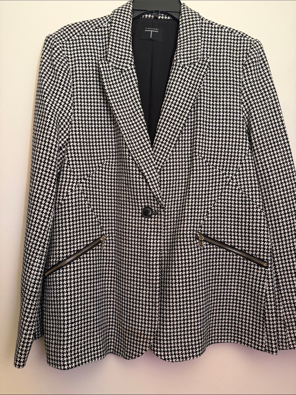 Tahari Black and White Houndstooth Single-Button Blazer